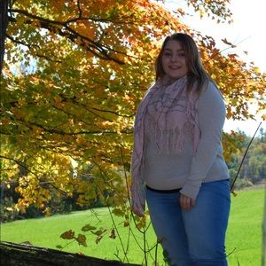 Meet your Posher, Dakota